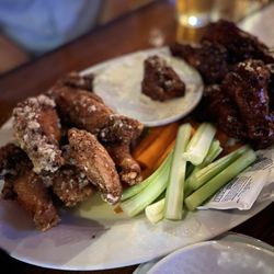 Ron Blacks Beer Hall - Delicious wings