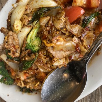 Nidda Thai Cuisine - Drunken Noodle - Thai Near Me - Houston, Texas Nidda Thai Cuisine - Drunken Noodle - Thai Near Me - Houston, Texas