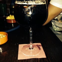Caxin Bar - A huge cocktail served for 4€ : Cuba Libre.