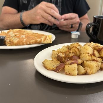 Eggs Up Grill - Side Home Fries - American Near Me - Canton, Georgia