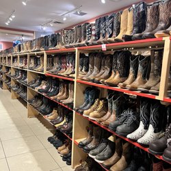 Boot Factory Outlet