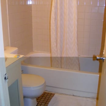 Evergreen Motel - The bathroom. - Hotels Near Me - Charleston, South Carolina