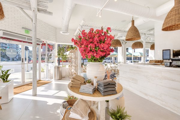 Pura Vida Miami by null