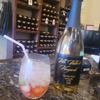 Villa Vallecito Vineyards Tasting Room - Strawberry Basil Spritzer - Wineries Near Me - Murphys, California Villa Vallecito Vineyards Tasting Room - Strawberry Basil Spritzer - Wineries Near Me - Murphys, California