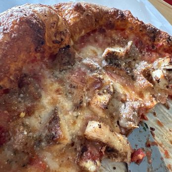 Fresco Pizzeria - 10 inch jerk chicken and sausage. - Pizza Near Me - Tucson, Arizona