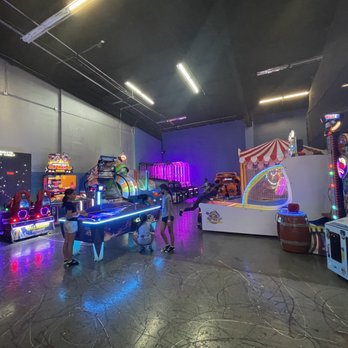 iTrampoline - Trampoline Parks Near Me - Waipahu, Hawaii
