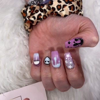 Palatial Nail Lounge - Custom nail art - Nail Salons Near Me - Beverly Hills, California