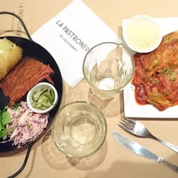 La Pastronería - Comida deliciosa. Precios ok.solo efectivo.  Algo ruidoso!