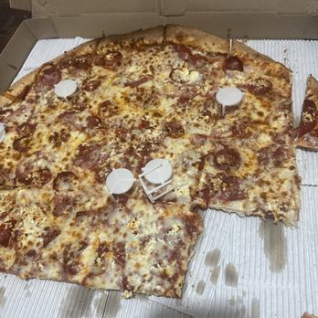 Seniore's Pizza - Bacon, feta cheese, pepperoni - Pizza Near Me - San Bruno, California Seniore's Pizza - Bacon, feta cheese, pepperoni - Pizza Near Me - San Bruno, California