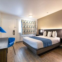 Motel 6 - Motel Twin Falls ID Queen