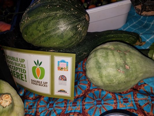 La Familia Growers Market by null