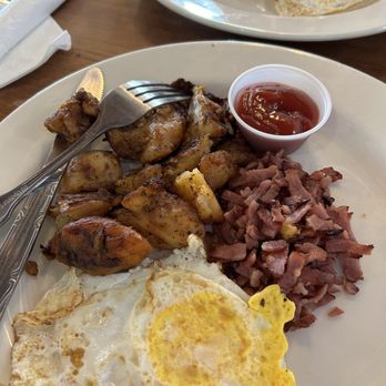 iJAVA Cafe - Side of potatoes eggs and turkey bacon - Cafes Near Me - San Jose, California iJAVA Cafe - Side of potatoes eggs and turkey bacon - Cafes Near Me - San Jose, California