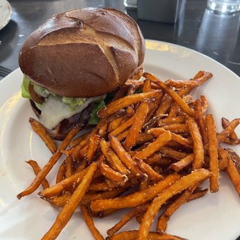 Rembrandts - Chicken avocado Candice with sweet potato fries - Breakfast & Brunch Near Me - Eagle, Idaho