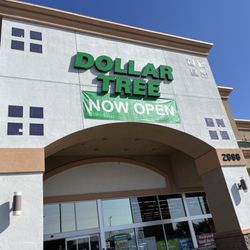 Dollar Tree - Store Front