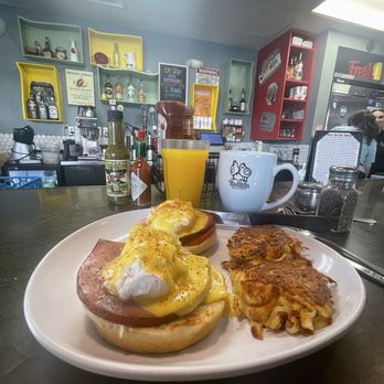 Two Chicks - Eggs Benedict - Breakfast & Brunch Near Me - Reno, Nevada
