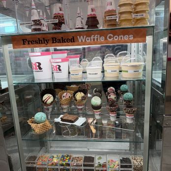 Baskin-Robbins - Cones and toppings - Ice Cream & Frozen Yogurt Near Me - Honolulu, Hawaii Baskin-Robbins - Cones and toppings - Ice Cream & Frozen Yogurt Near Me - Honolulu, Hawaii
