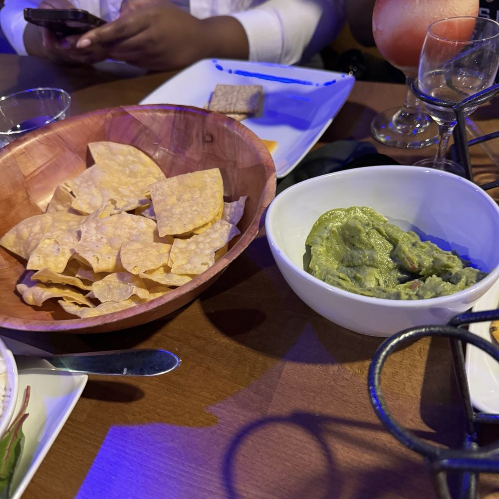 Vintrendi Wines - Guac/chips - Beer, Wine & Spirits Near Me - Olympia Fields, Illinois Vintrendi Wines - Guac/chips - Beer, Wine & Spirits Near Me - Olympia Fields, Illinois