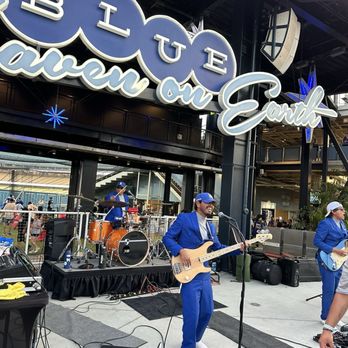Dodger Stadium - The local band - Stadiums & Arenas Near Me - Los Angeles, California