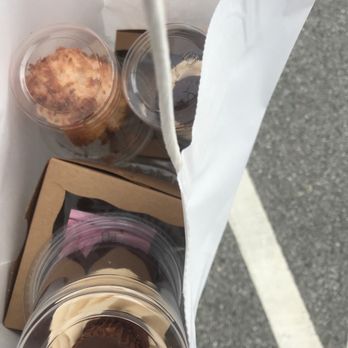 Clyde's Cupcakes - Cupcakes, macaroons, and custom brownies - Desserts Near Me