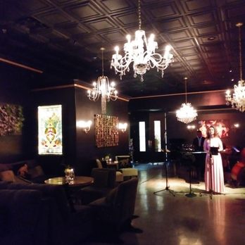 CW's Gin Joint - Cocktail Bars Near Me - Tampa, Florida