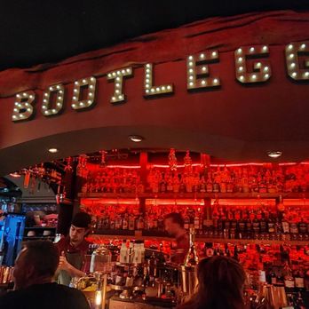 Bootlegger Cocktail Bar & Cuisine - The bar - Cocktail Bars Near Me - Montreal, Quebec