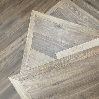 Flooring 101 - Thousand Oaks - Wood floor on stairs - Flooring Near Me - Thousand Oaks, California Flooring 101 - Thousand Oaks - Wood floor on stairs - Flooring Near Me - Thousand Oaks, California