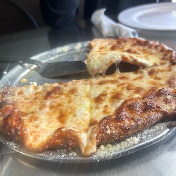 Mellow Mushroom Wilmington - Cheese pizza, thin crust - Pizza Near Me - Wilmington, North Carolina