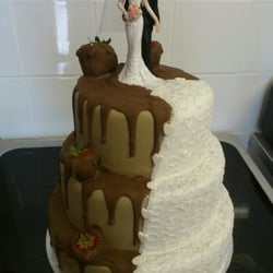 Waggys Cakes - Chocolate dream drizzle wedding cake