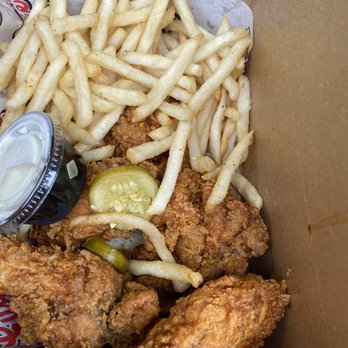 Eugene's Hot Chicken - Jumbo Chicken Wings - hot - Food Trucks Near Me - Birmingham, Alabama Eugene's Hot Chicken - Jumbo Chicken Wings - hot - Food Trucks Near Me - Birmingham, Alabama