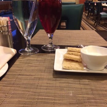 Eric's Restaurant - Drinks and appetizer - American Near Me - Houston, Texas