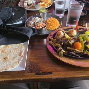 Bar Poca Madre - Steak Fajita Dinner - Mexican Near Me - Burr Ridge, Illinois Bar Poca Madre - Steak Fajita Dinner - Mexican Near Me - Burr Ridge, Illinois