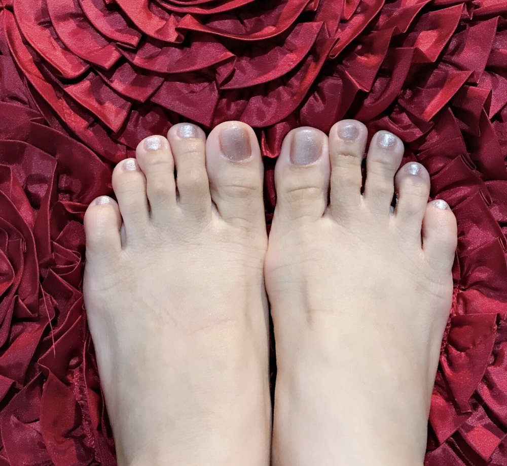 Jolie Nails & Spa Logo