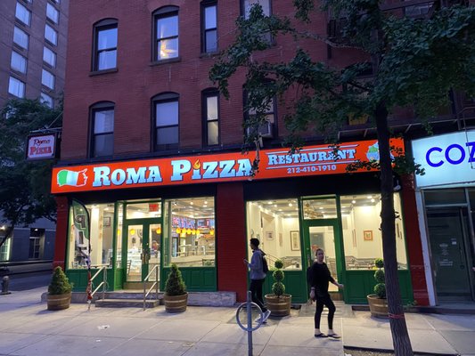 Roma Pizza by null