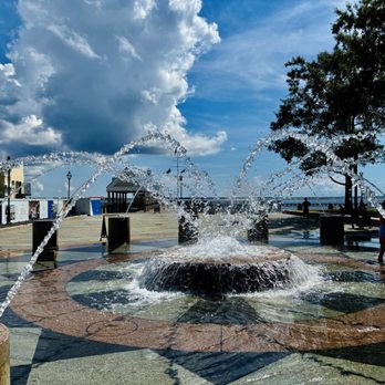 Waterfront Park Pier - Waterfront Park Pier Charleston, SC_Yelp_Sanju-1 - Parks Near Me - Charleston, South Carolina Waterfront Park Pier - Waterfront Park Pier Charleston, SC_Yelp_Sanju-1 - Parks Near Me - Charleston, South Carolina