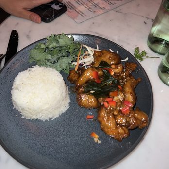 Yao Atlanta - Crispy Garlic Chicken - Asian Fusion Near Me - Dunwoody, Georgia Yao Atlanta - Crispy Garlic Chicken - Asian Fusion Near Me - Dunwoody, Georgia