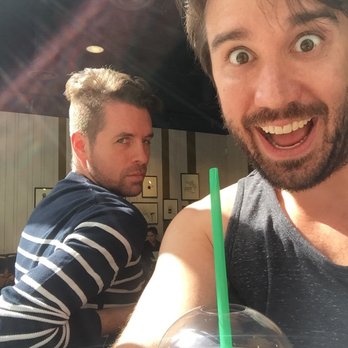 Starbucks - Oooooo! That person behind me looks local! - Coffee & Tea Near Me - London, XGL