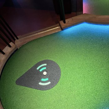 Puttshack - Boston - Mini Golf Near Me - Boston, Massachusetts