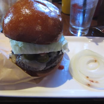 25 Degrees - Ground Sirloin ($9), Jalapeno ($1), Portobello Mushroom ($1), Pesto Spicy Aioli ($1), Habanero Dry Jack ($2) - Burgers Near Me - Los Angeles, California