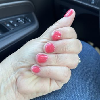 Gomo's Nails Spa - Two chipped nails- pointer finger and pinky finger - Nail Salons Near Me - Philadelphia, Pennsylvania