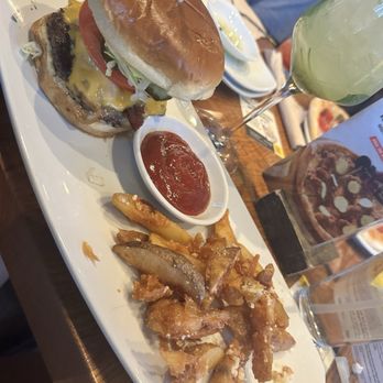California Pizza Kitchen - Burger - Pizza Near Me - Las Vegas, Nevada California Pizza Kitchen - Burger - Pizza Near Me - Las Vegas, Nevada
