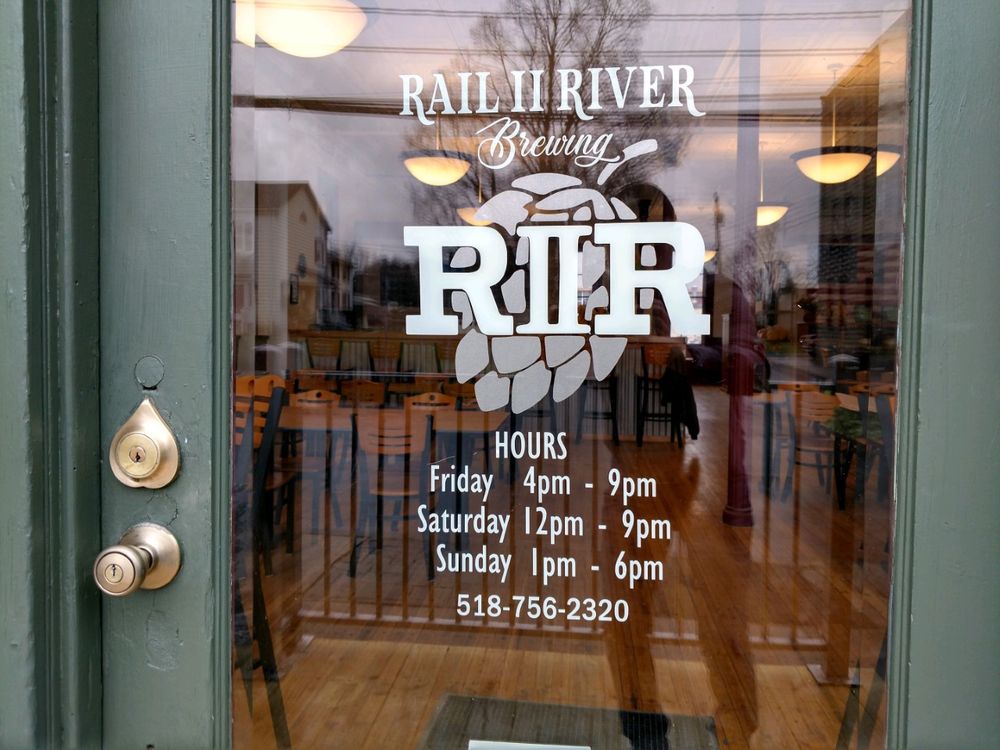 Rail To River Brewing Logo