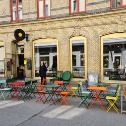 Dirty Records - DIRTY records and Café. Nowadays more Café and few records left online.