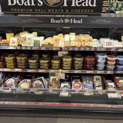 Kroger Food and Pharmacy - Meats, dips & cheeses