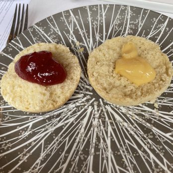 Wellington Lounge - Hotels Near Me - London, XGL