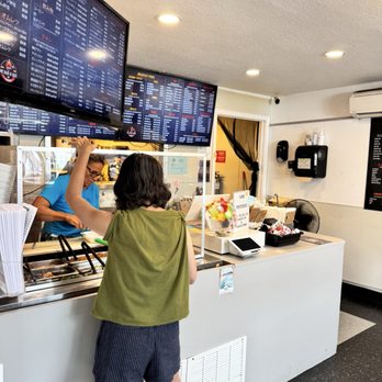 Me Bar-B-Que - Barbeque Near Me - Honolulu, Hawaii