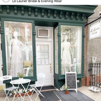 Lé Lauriér - Lé Lauriér Bridal & Evening Wear by Designer Lauren Holovka, Carroll Gardens, New York - Bridal Near Me - Brooklyn, New York