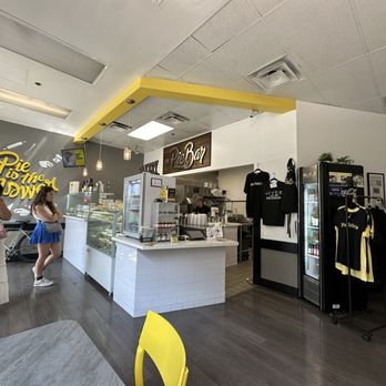 Laurie’s Pie Bar - Cozy and clean interior - Bakeries Near Me - Long Beach, California