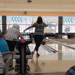 Cirrus - Bowling with cousin