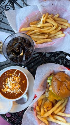 Matt's Burgers by null
