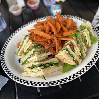 Black Bear Diner Colton - Chicken Avocado Club (970-1130 cals.) - Diners Near Me - Colton, California Black Bear Diner Colton - Chicken Avocado Club (970-1130 cals.) - Diners Near Me - Colton, California